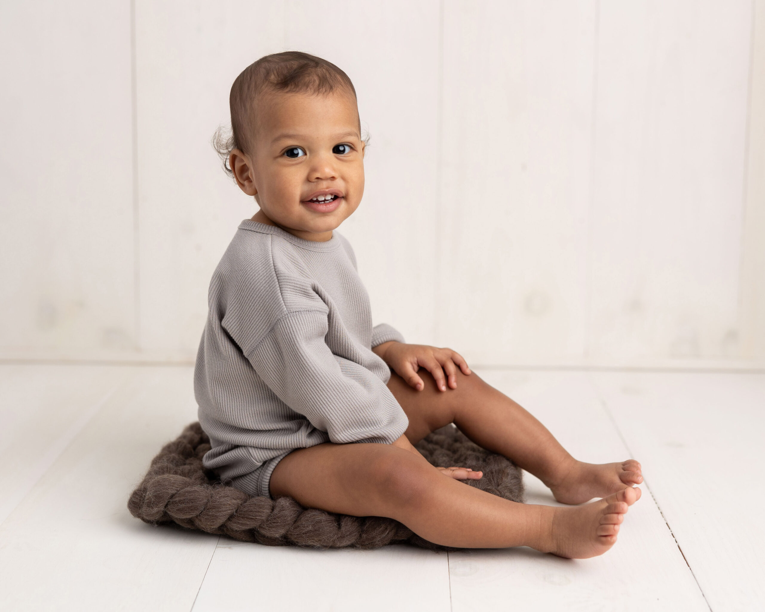 child poses for pittsburgh studio session